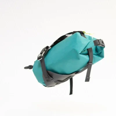 SADDLE HARNESS + DRY BAG COLOR CADMIUM GREEN