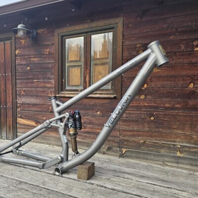 CUADRO TITANIO EVEN FLOW DE VELOURIA CYCLES